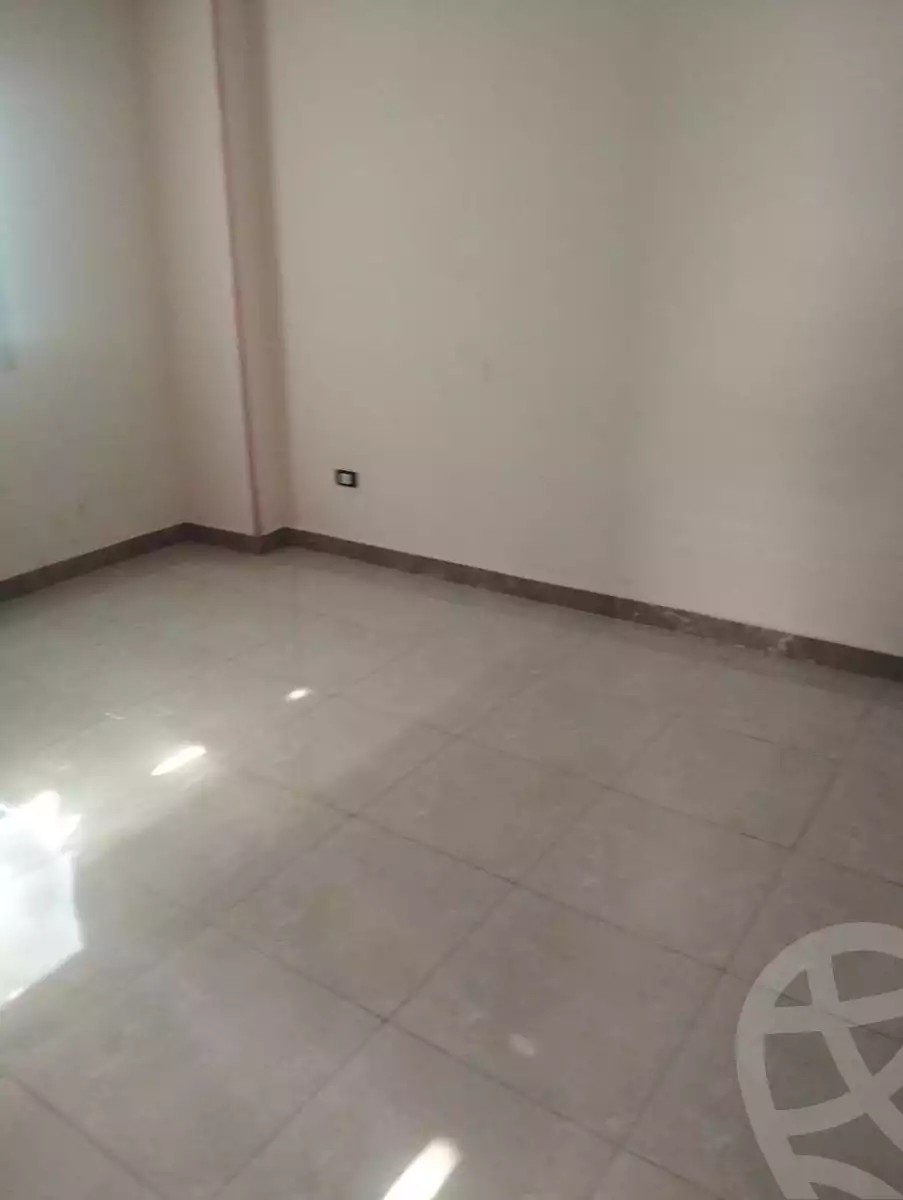 https://aqarmap.com.eg/ar/listing/5952800-for-rent-cairo-mokattam-lhdb-l-ly-shareaa-9