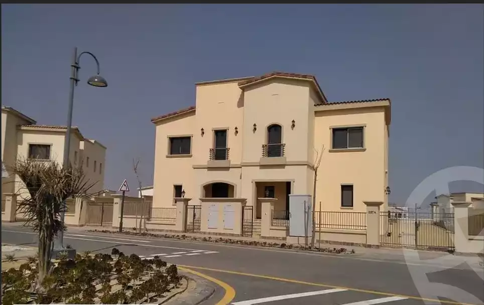 https://aqarmap.com.eg/en/listing/5953045-for-rent-cairo-mokattam-compounds-uptown-cairo