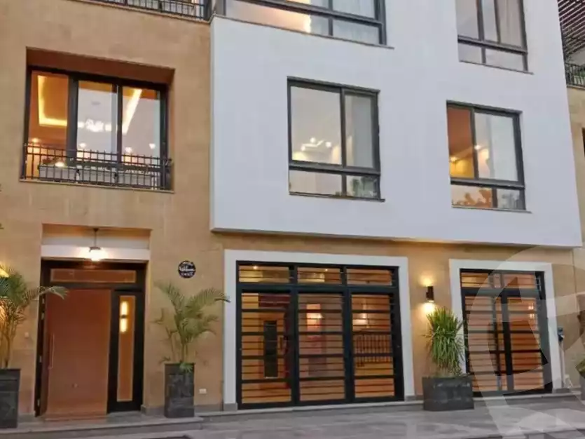 https://aqarmap.com.eg/en/listing/5950644-for-sale-cairo-el-sheikh-zayed-city-compounds-kmbwnd-wyst-twn-swdyk