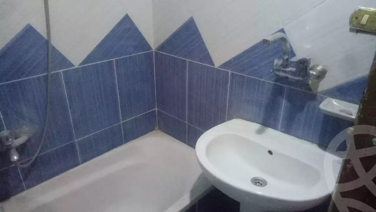 https://aqarmap.com.eg/ar/listing/5955324-for-rent-alexandria-l-jmy-el-hanouvel-khalil-khair-allah-st