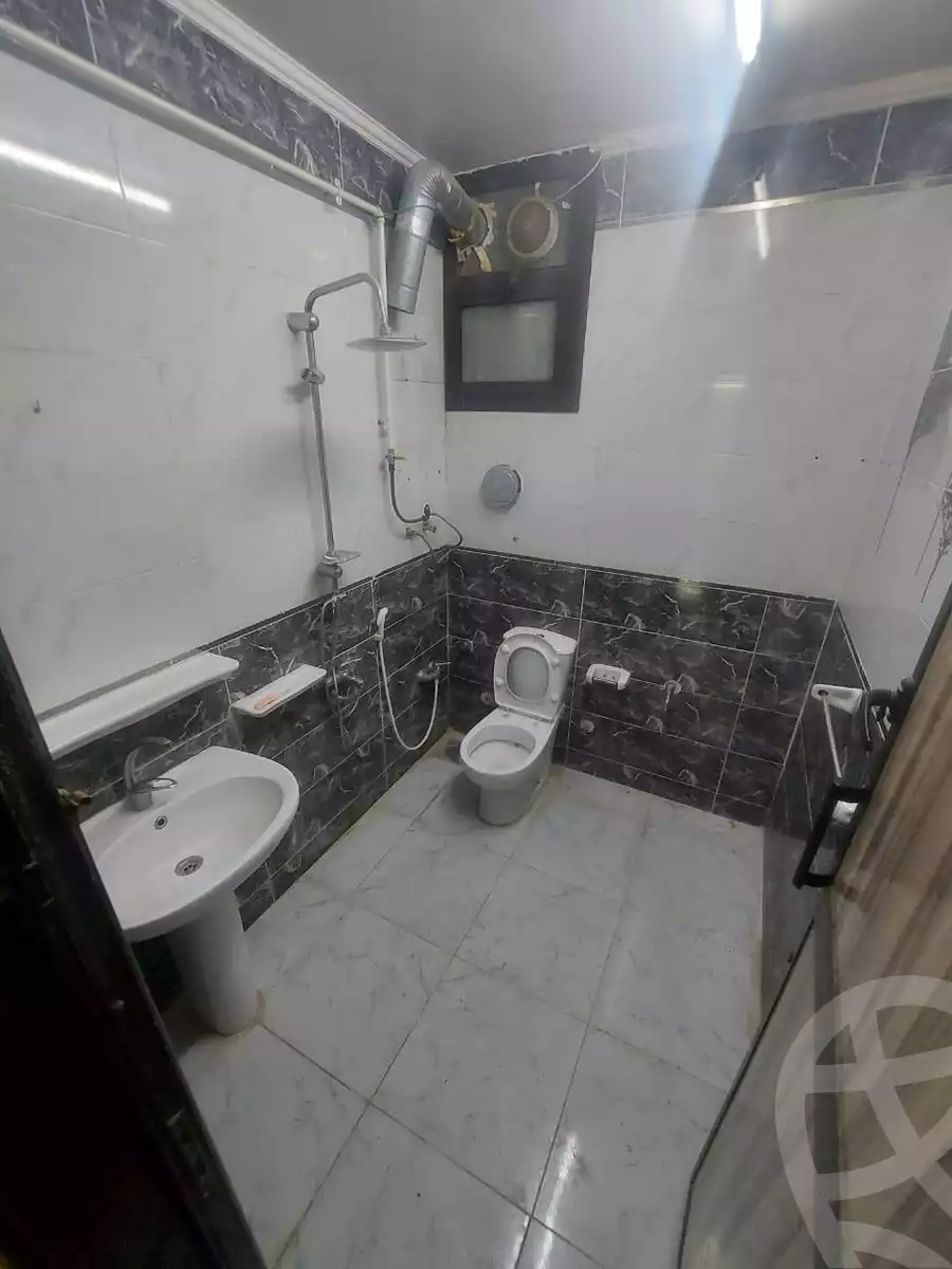 https://aqarmap.com.eg/en/listing/5956139-for-sale-cairo-helwan-helwan-el-sharkeya-mostafa-safwat-st