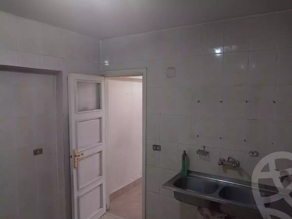 https://aqarmap.com.eg/en/listing/5885153-for-sale-cairo-helwan-rostom-st
