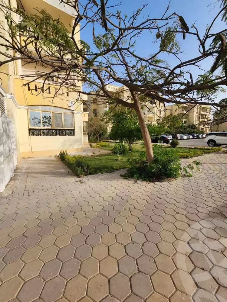 https://aqarmap.com.eg/en/listing/5967726-for-sale-cairo-el-sheikh-zayed-city-compounds-el-khamayel