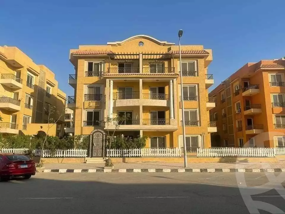 https://aqarmap.com.eg/en/listing/5970826-for-sale-cairo-el-sheikh-zayed-city-compounds-el-khamayel