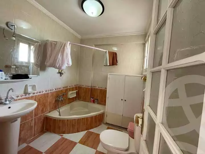 https://aqarmap.com.eg/ar/listing/5971375-for-sale-alexandria-bolekly-wnjdt