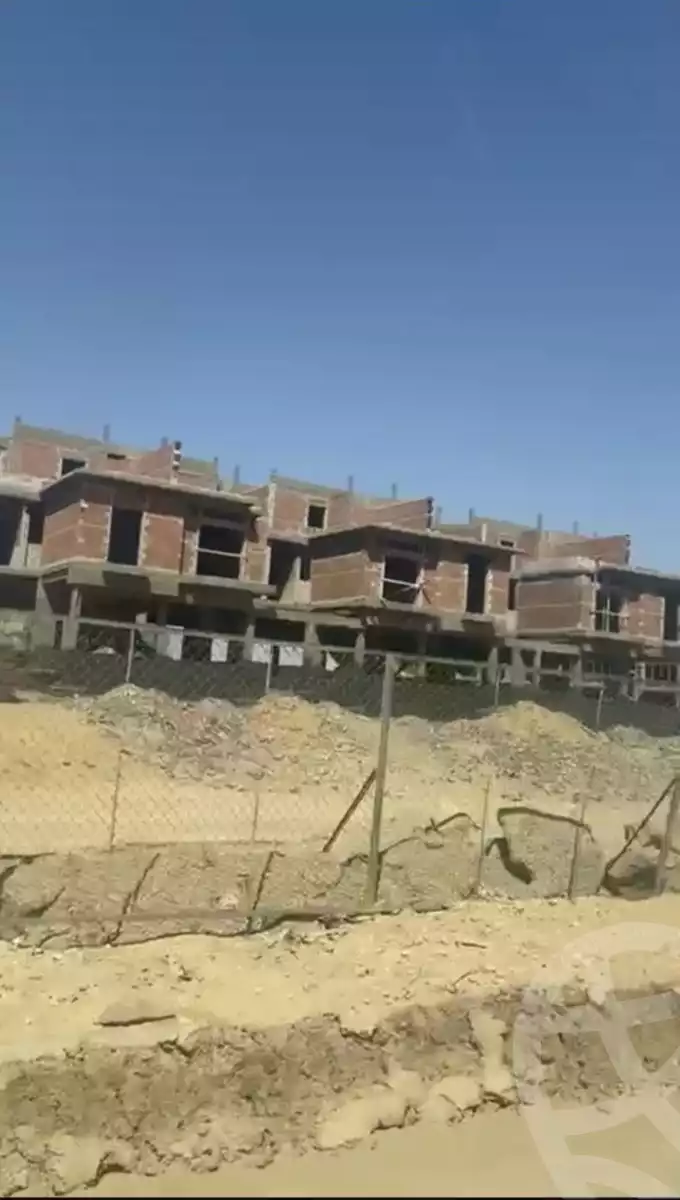 https://aqarmap.com.eg/en/listing/5975049-for-sale-cairo-new-cairo-compounds-telal-east-compound-roya