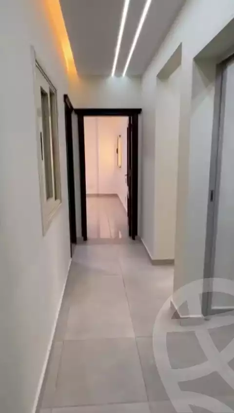 https://aqarmap.com.eg/ar/listing/5980878-for-sale-cairo-el-sheikh-zayed-city-compounds-el-khamayel