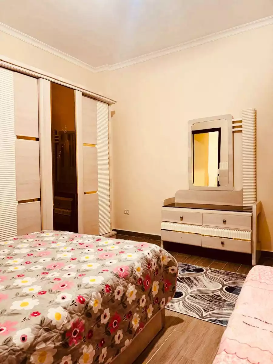 https://aqarmap.com.eg/en/listing/5980913-for-rent-cairo-el-sheikh-zayed-city-compounds-el-khamayel