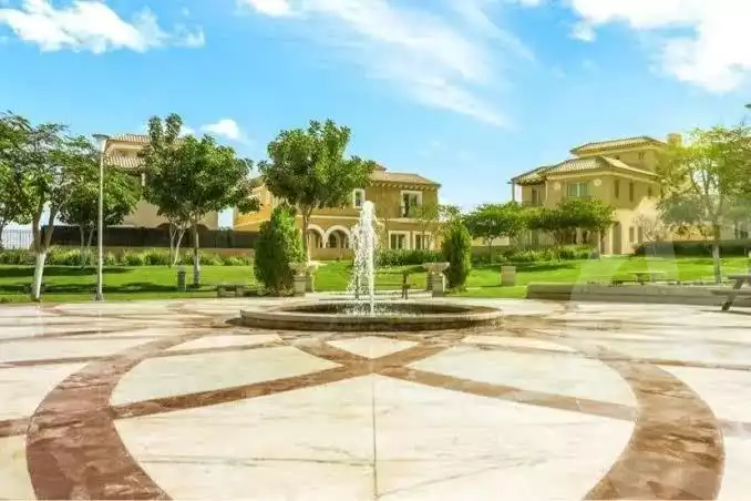 https://aqarmap.com.eg/ar/listing/5980805-for-sale-cairo-new-cairo-compounds-hyde-park-centre-ville-hyde-park