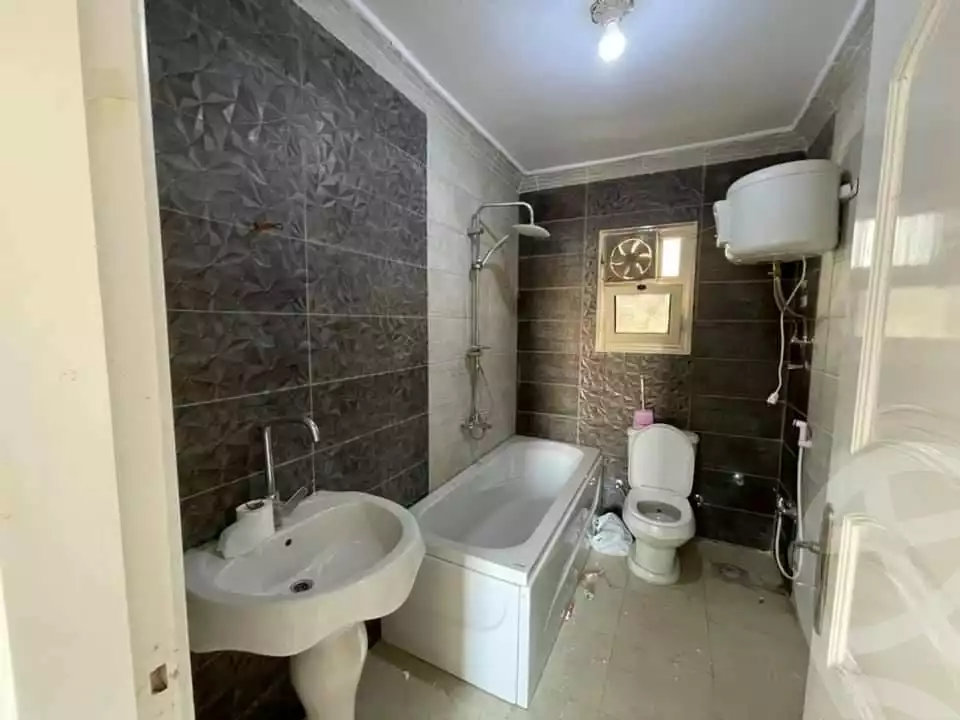 https://aqarmap.com.eg/ar/listing/5986710-for-sale-cairo-mokattam-el-hadabah-el-wosta-el-mantaqa-el-khamsa-street-33