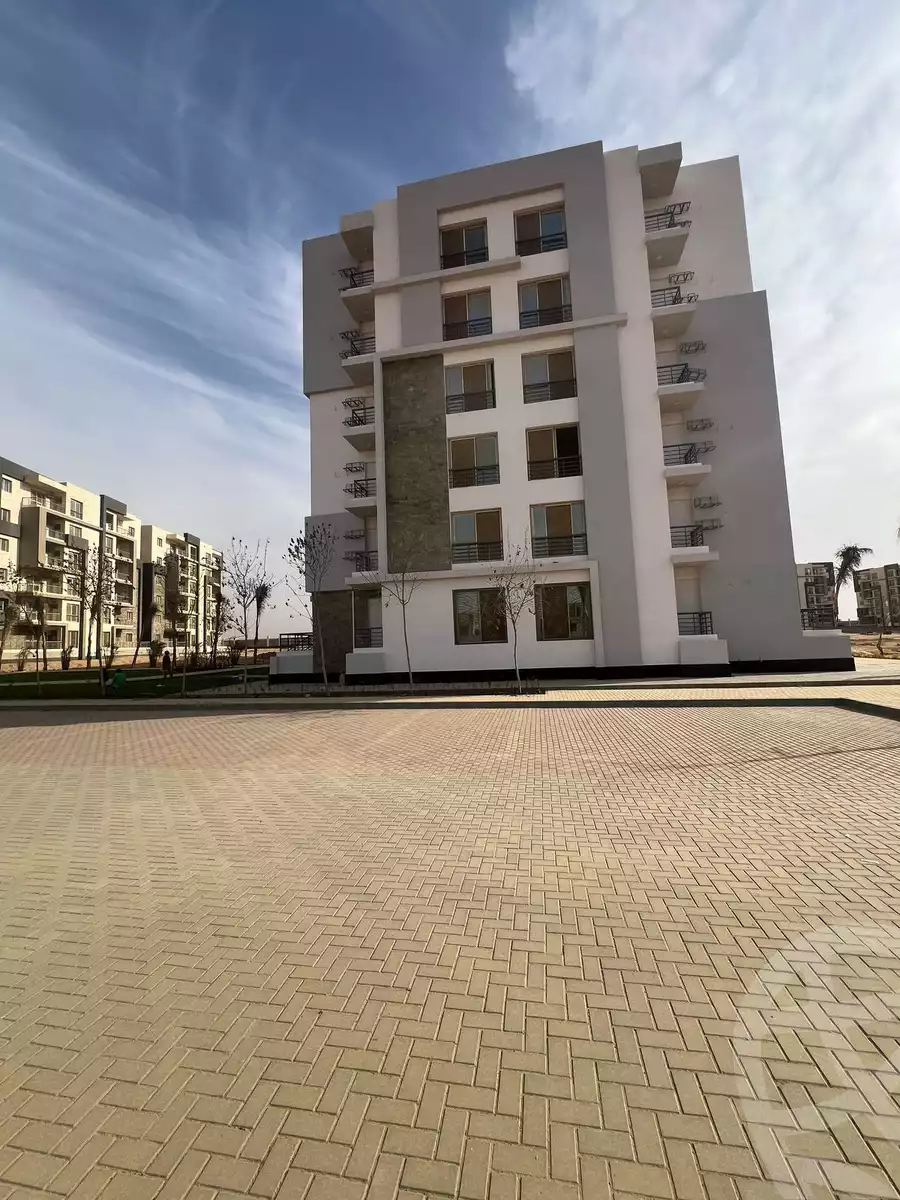 https://aqarmap.com.eg/en/listing/5988547-for-sale-cairo-el-sheikh-zayed-city-lshykh-zyd-ljdyd-west-view-residence-hdp