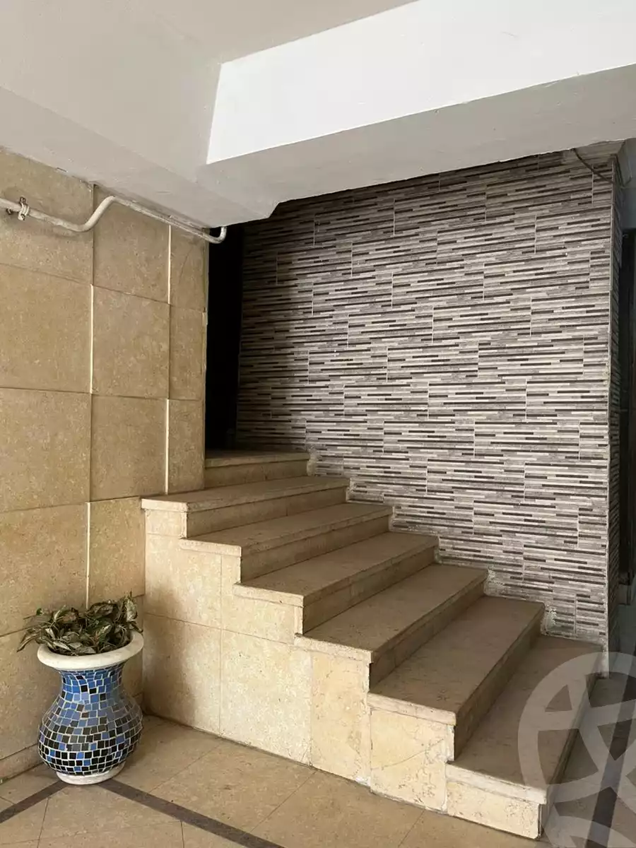 https://aqarmap.com.eg/en/listing/5998319-for-sale-cairo-mokattam-lhdb-l-ly-shareaa-9