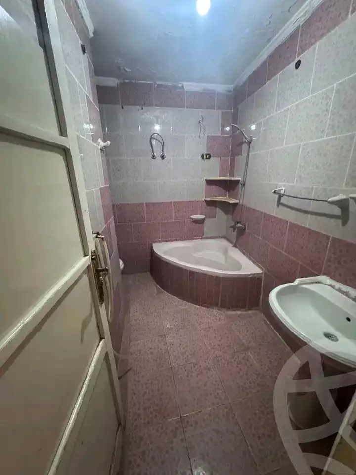https://aqarmap.com.eg/en/listing/5998720-for-rent-alexandria-lsywf-el-falki