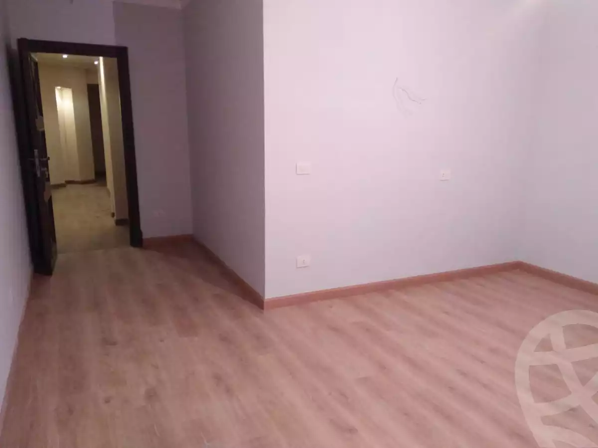 https://aqarmap.com.eg/en/listing/6008191-for-rent-cairo-new-cairo-compounds-mountain-view-hyde-park
