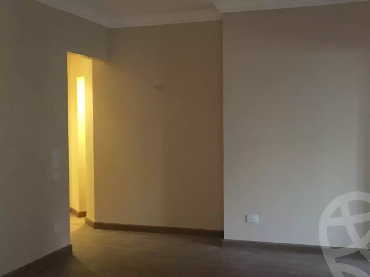 https://aqarmap.com.eg/en/listing/6008191-for-rent-cairo-new-cairo-compounds-mountain-view-hyde-park