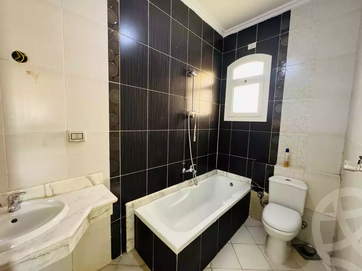 https://aqarmap.com.eg/en/listing/6009199-for-sale-cairo-new-cairo-madinaty-lmntq-lkhms-fylt-group-18