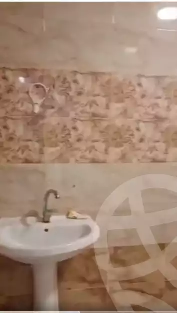 https://aqarmap.com.eg/en/listing/6010075-for-rent-alexandria-l-jmy-el-kilo-21