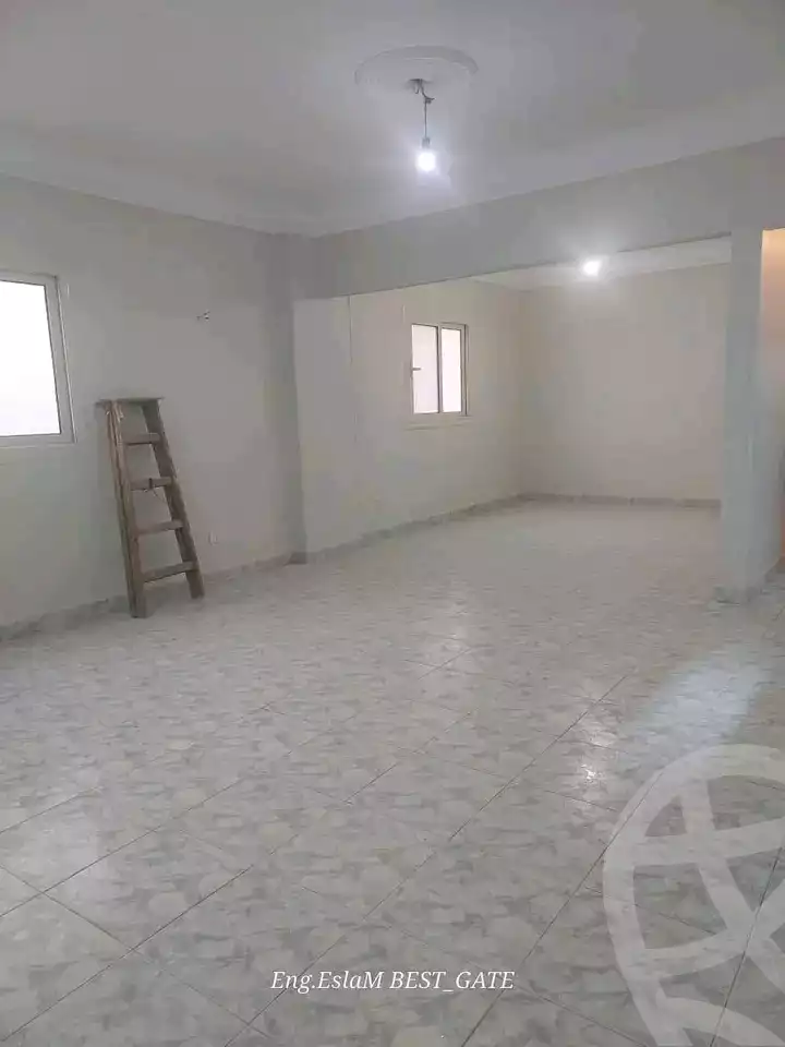 https://aqarmap.com.eg/ar/listing/6011900-for-rent-cairo-mokattam-lhdb-l-ly-shareaa-9