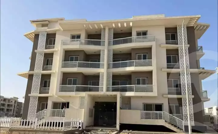 https://aqarmap.com.eg/en/listing/6021615-for-sale-cairo-el-sheikh-zayed-city-compounds-el-khamayel