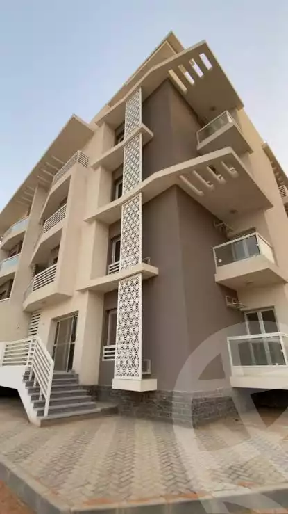 https://aqarmap.com.eg/en/listing/6021615-for-sale-cairo-el-sheikh-zayed-city-compounds-el-khamayel