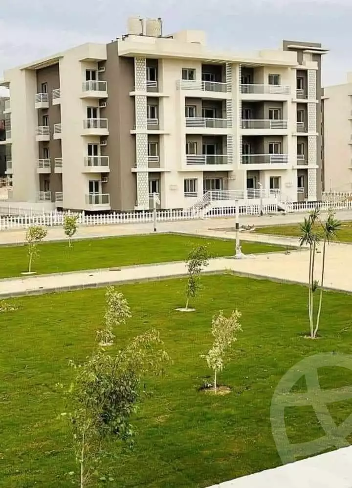 https://aqarmap.com.eg/ar/listing/6023093-for-sale-cairo-el-sheikh-zayed-city-compounds-el-khamayel