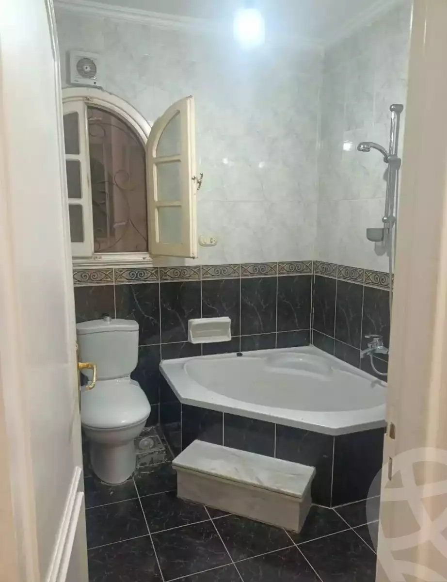 https://aqarmap.com.eg/ar/listing/6025134-for-sale-alexandria-ganaklis-shr-mrtdy-bsh