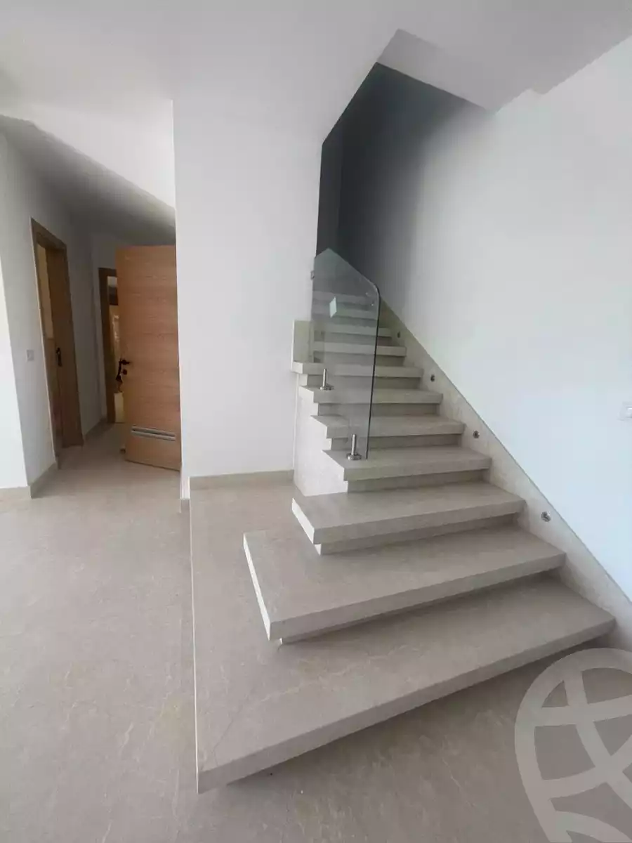 https://aqarmap.com.eg/en/listing/6034138-for-rent-cairo-el-sheikh-zayed-city-compounds-kmbwnd-wyst-twn-swdyk