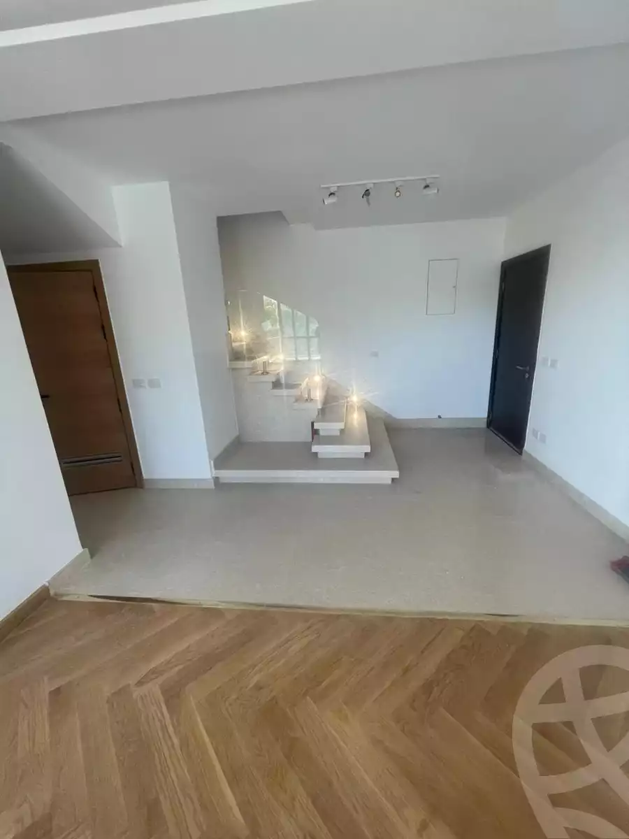 https://aqarmap.com.eg/en/listing/6034138-for-rent-cairo-el-sheikh-zayed-city-compounds-kmbwnd-wyst-twn-swdyk