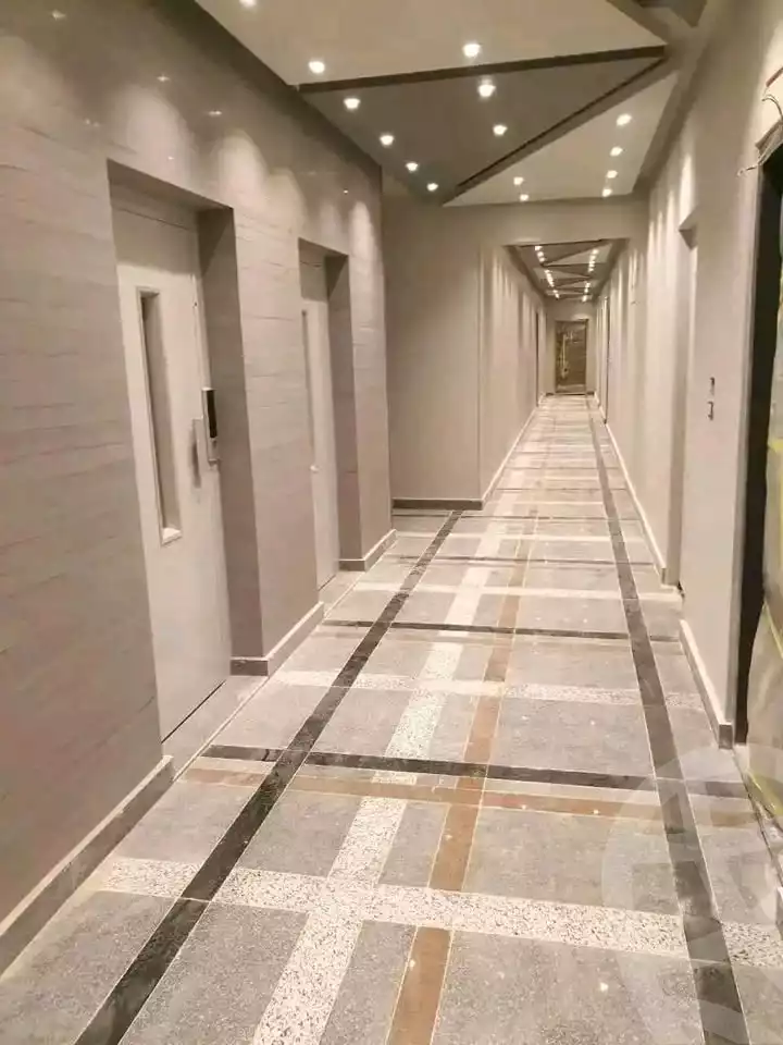 https://aqarmap.com.eg/en/listing/6041866-for-sale-cairo-mokattam-el-hadabah-el-wosta-compounds-vittoria-compound-seven-stars