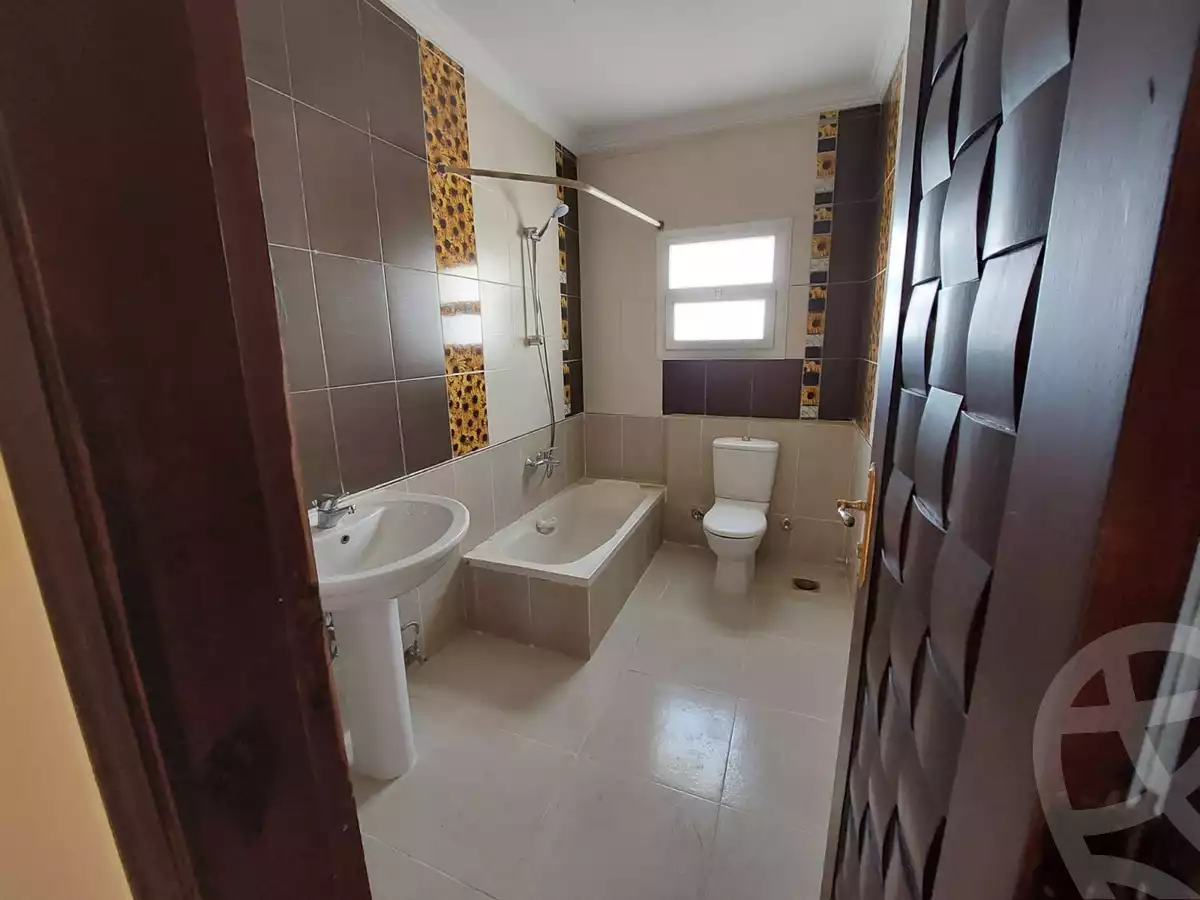 https://aqarmap.com.eg/ar/listing/6042395-for-sale-cairo-new-cairo-madinaty-lmntq-lwl-fylt-madinaty-road