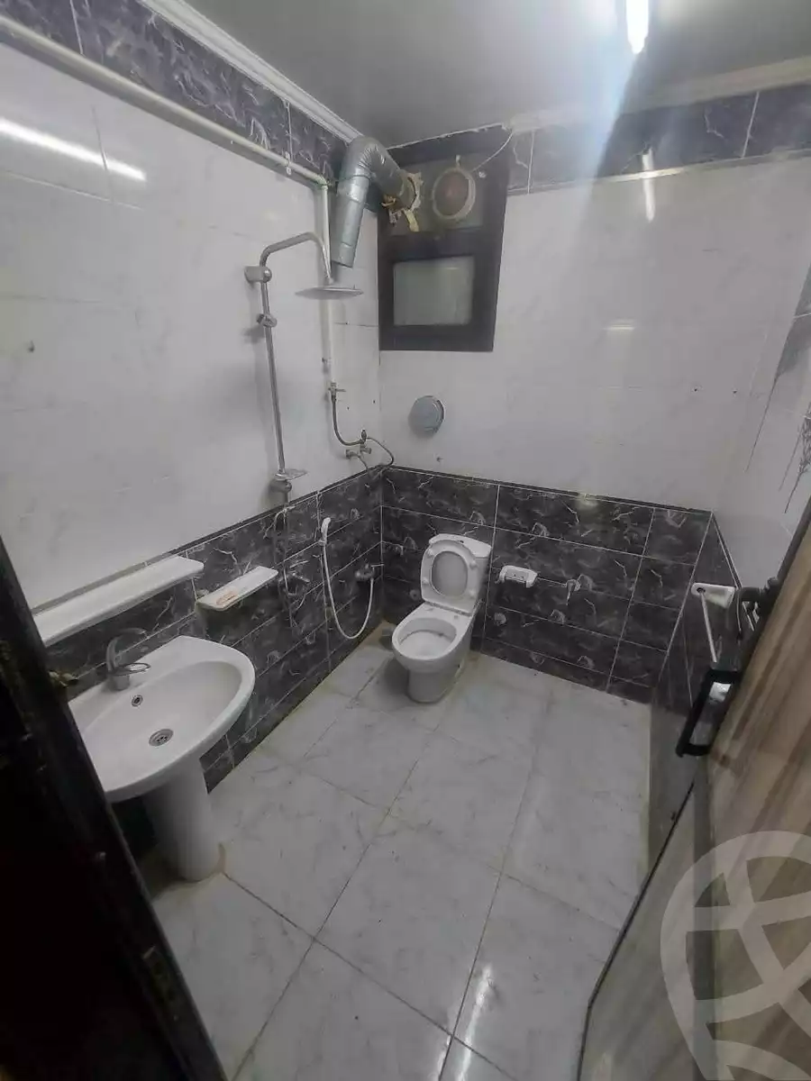 https://aqarmap.com.eg/en/listing/6044043-for-sale-cairo-helwan-helwan-el-sharkeya-mostafa-safwat-st
