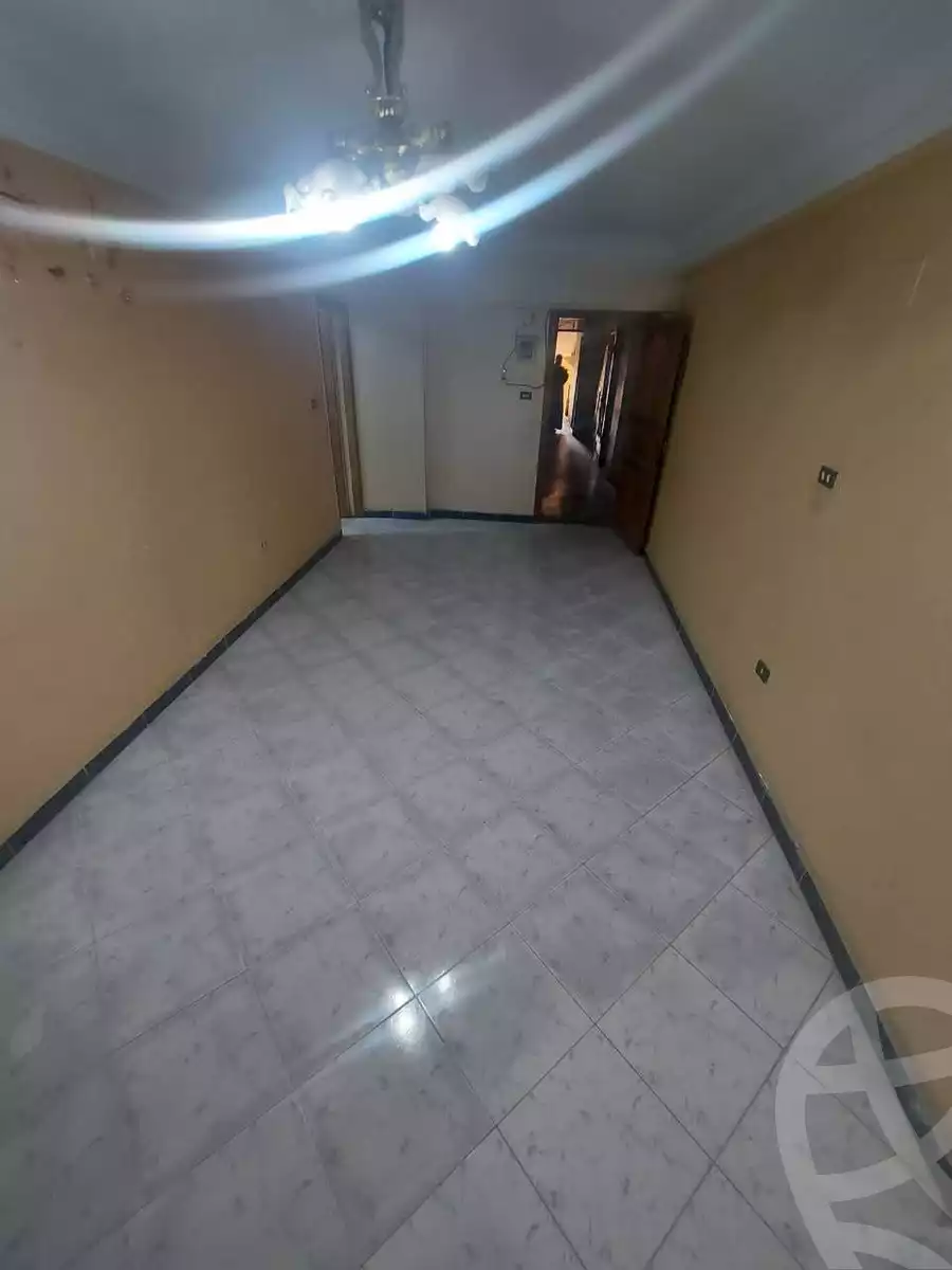https://aqarmap.com.eg/en/listing/6044075-for-rent-cairo-helwan-helwan-el-sharkeya-heidar-st