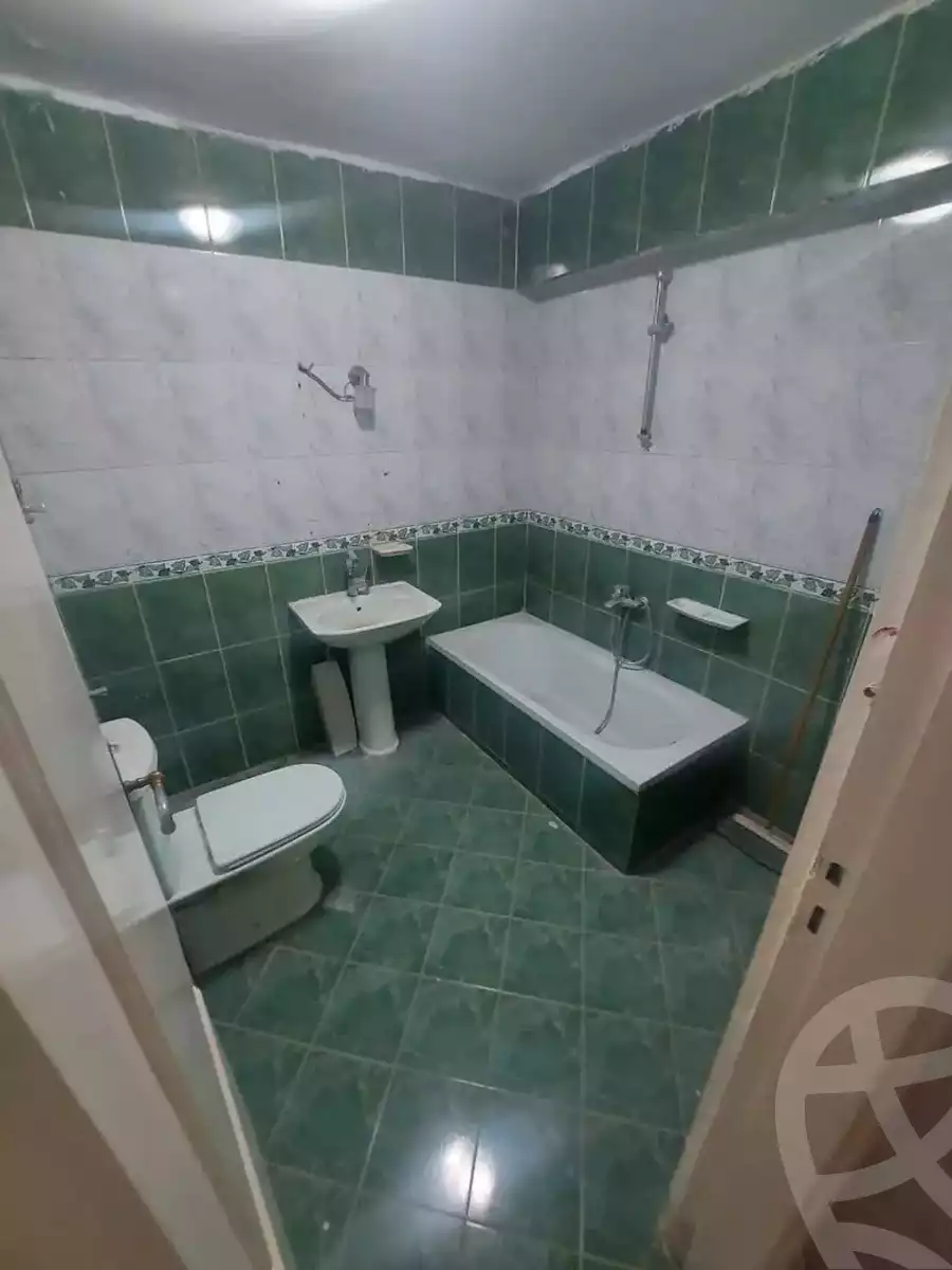 https://aqarmap.com.eg/en/listing/6047427-for-rent-cairo-helwan-helwan-el-sharkeya-heidar-st