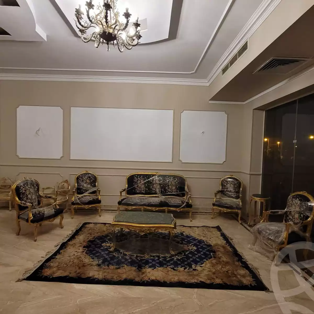 https://aqarmap.com.eg/en/listing/6048929-for-sale-cairo-el-sheikh-zayed-city-compounds-royal-city