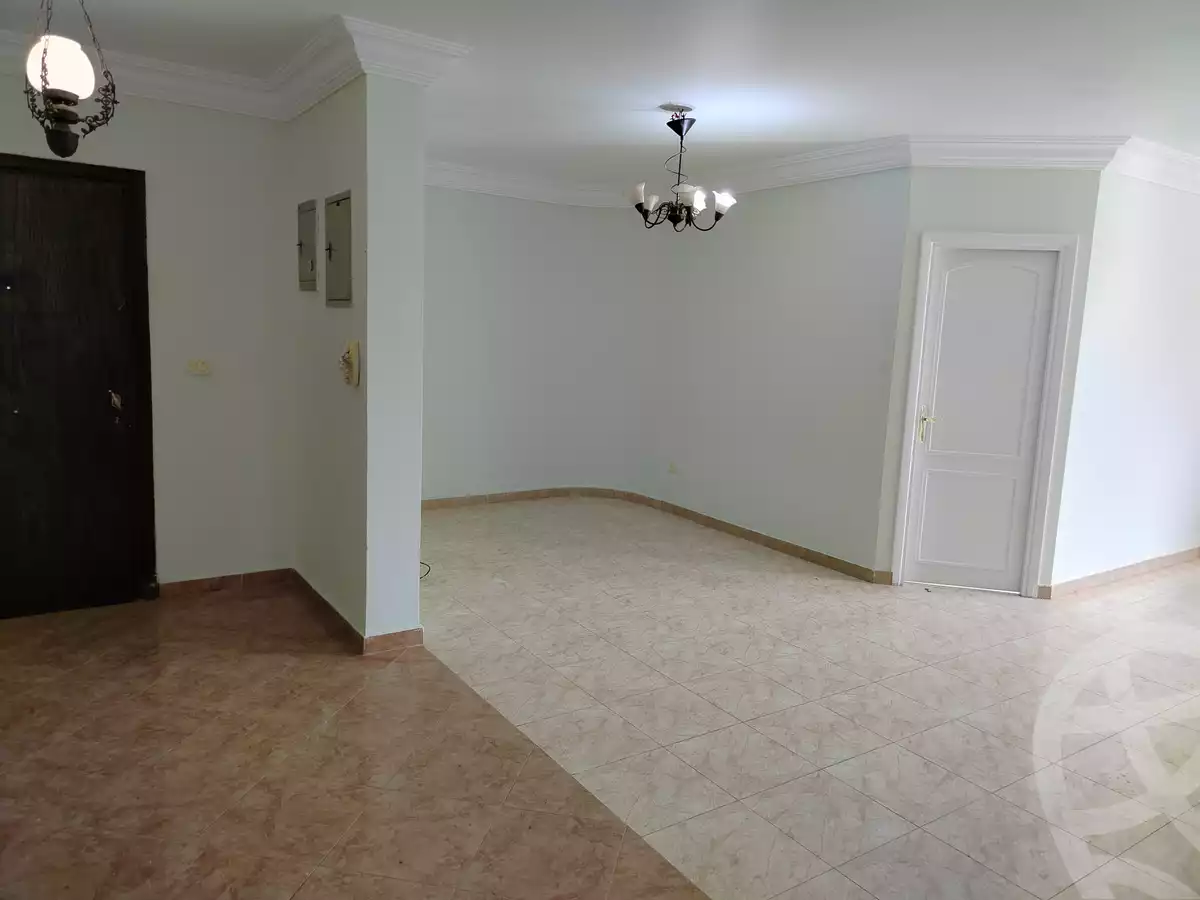 https://aqarmap.com.eg/ar/listing/6051801-for-rent-cairo-new-cairo-lrhb-city-phase-4-mostafa-kamel-st