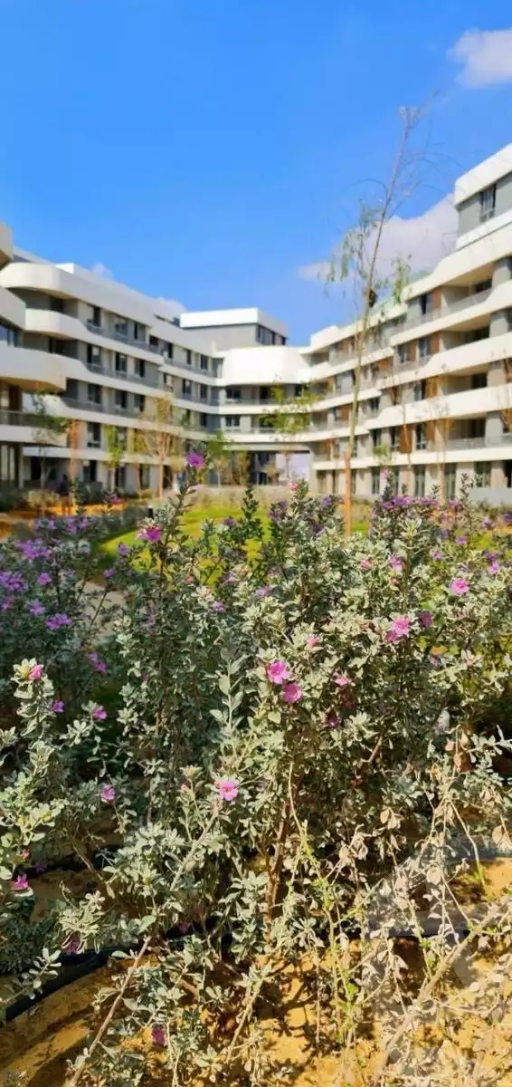 https://aqarmap.com.eg/en/listing/6053240-for-sale-cairo-new-cairo-lmstqbl-syty-compounds-bloomfields
