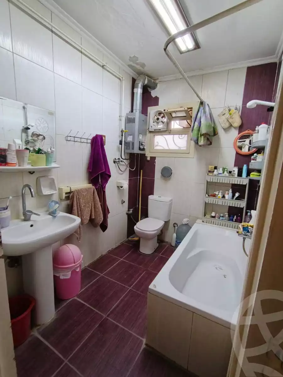 https://aqarmap.com.eg/en/listing/6058237-for-sale-asyut-asyut-city-el-azhar-st