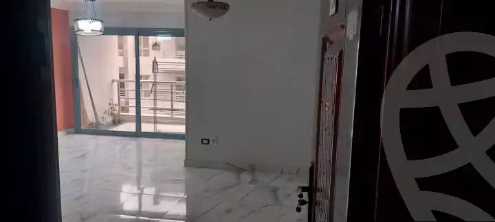 https://aqarmap.com.eg/en/listing/6060697-for-sale-cairo-mokattam-el-hadabah-el-wosta-compounds-lw-jwr-kwmblks