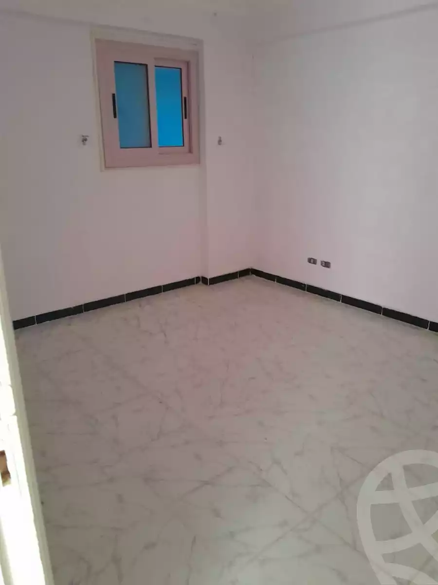 https://aqarmap.com.eg/en/listing/6060880-for-sale-alexandria-l-jmy-lbytsh-street-8