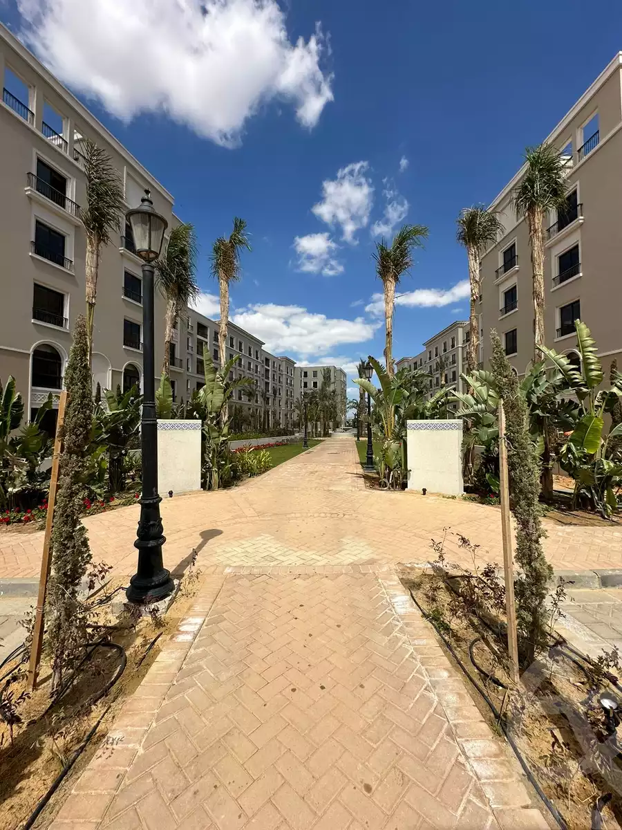 https://aqarmap.com.eg/en/listing/6061879-for-sale-cairo-el-sheikh-zayed-city-compounds-kmbwnd-fyldj-wyst-dr-llttwyr
