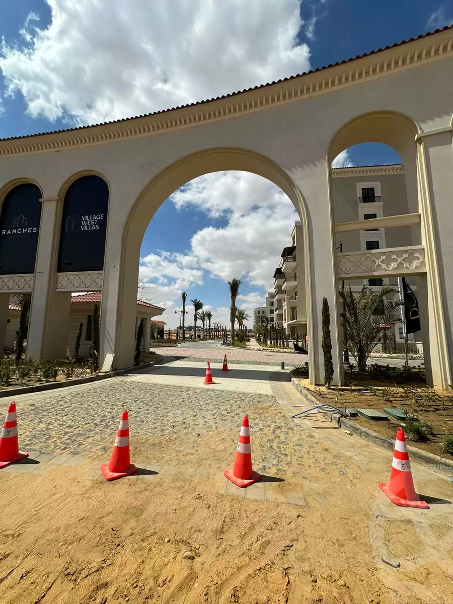 https://aqarmap.com.eg/en/listing/6061879-for-sale-cairo-el-sheikh-zayed-city-compounds-kmbwnd-fyldj-wyst-dr-llttwyr