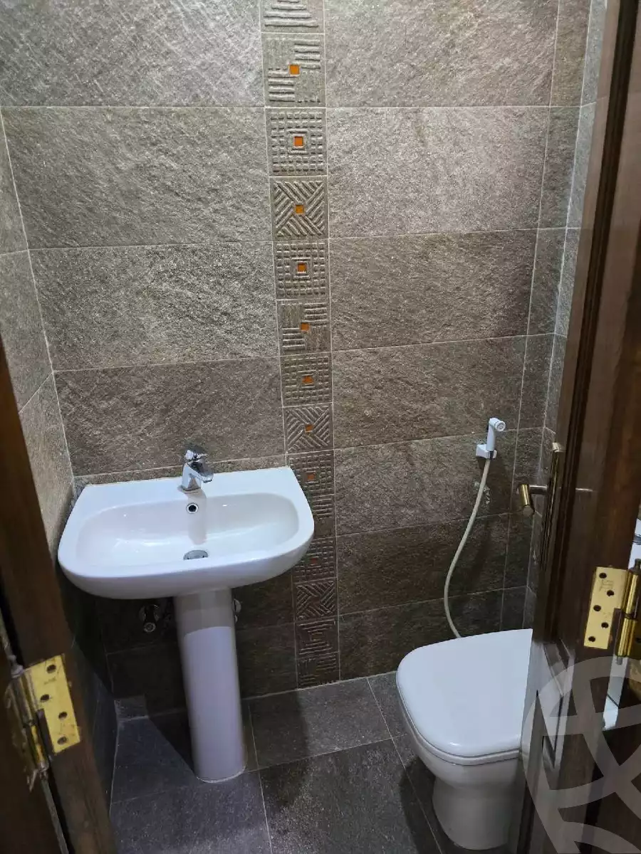 https://aqarmap.com.eg/en/listing/6068670-for-rent-cairo-helwan-hadayek-helwan-nile-corniche-st