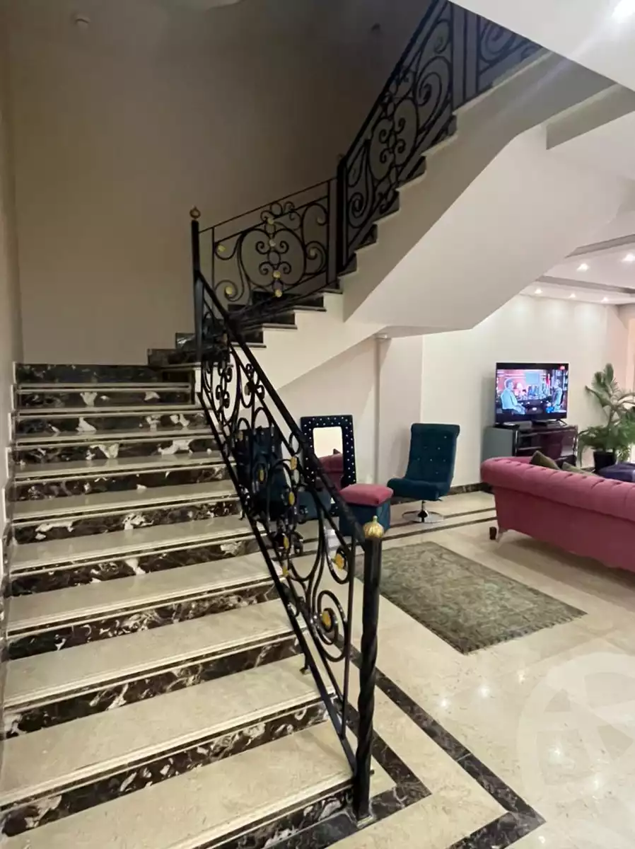 https://aqarmap.com.eg/en/listing/6068759-for-sale-cairo-el-sheikh-zayed-city-compounds-el-khamayel