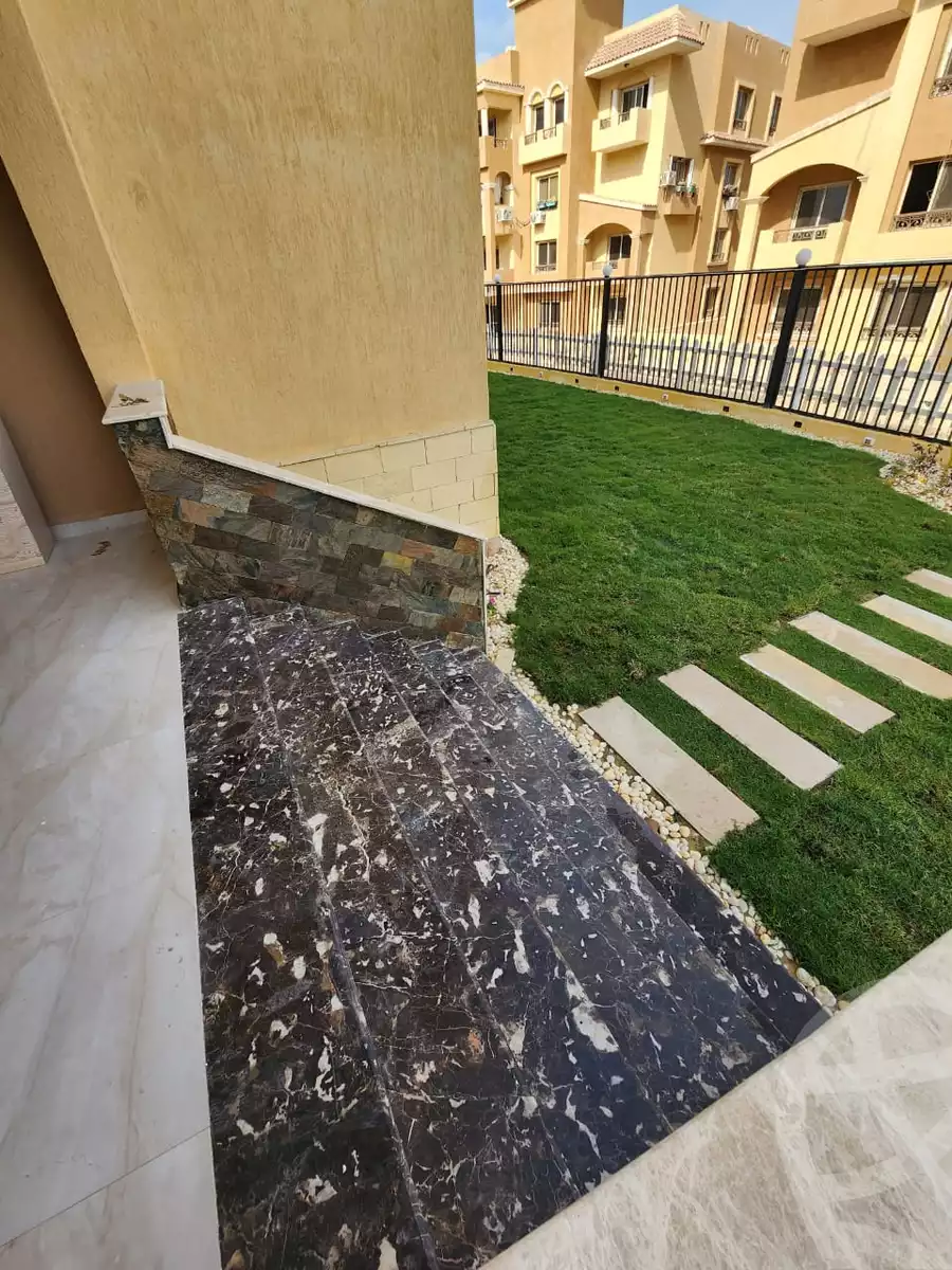 https://aqarmap.com.eg/en/listing/6068825-for-sale-cairo-el-sheikh-zayed-city-compounds-el-khamayel