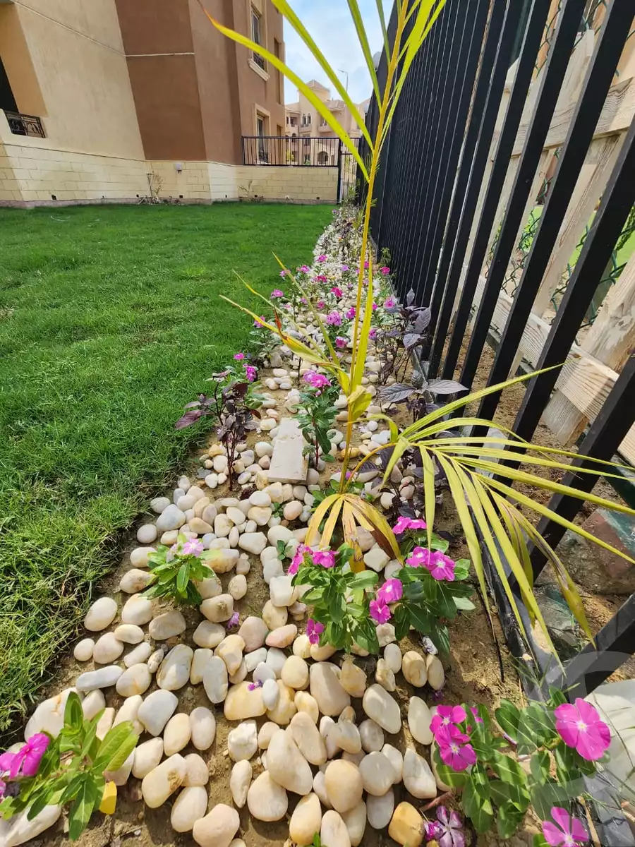 https://aqarmap.com.eg/en/listing/6068915-for-sale-cairo-el-sheikh-zayed-city-compounds-el-khamayel