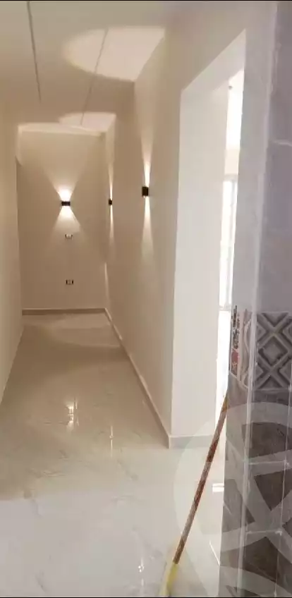 https://aqarmap.com.eg/en/listing/6069190-for-sale-cairo-el-sheikh-zayed-city-compounds-el-khamayel