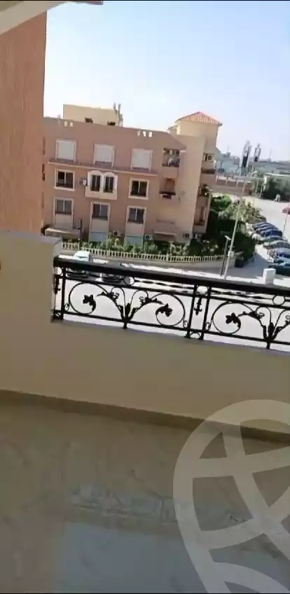 https://aqarmap.com.eg/en/listing/6069190-for-sale-cairo-el-sheikh-zayed-city-compounds-el-khamayel