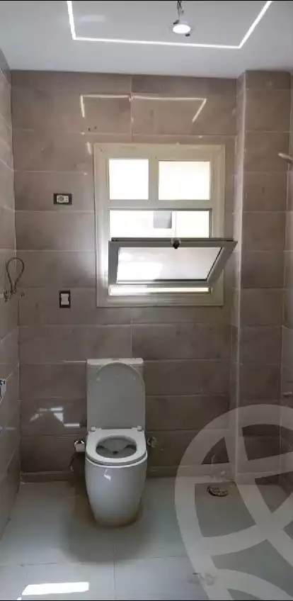 https://aqarmap.com.eg/en/listing/6069190-for-sale-cairo-el-sheikh-zayed-city-compounds-el-khamayel