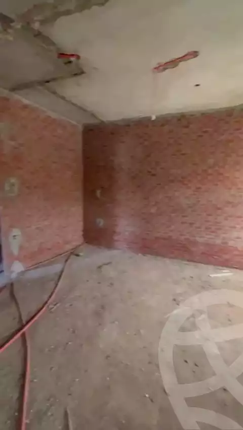 https://aqarmap.com.eg/en/listing/6069389-for-sale-cairo-el-sheikh-zayed-city-compounds-el-khamayel