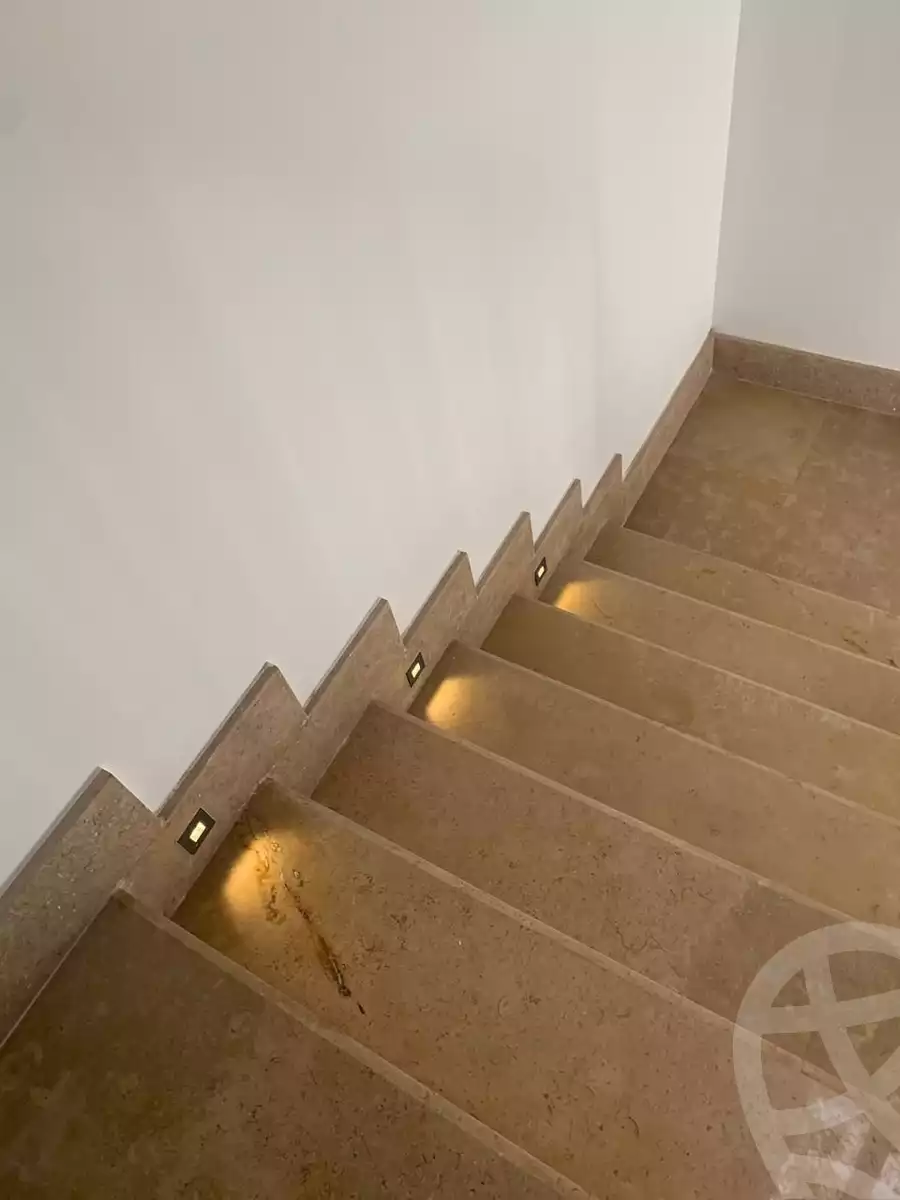 https://aqarmap.com.eg/ar/listing/6069400-for-rent-cairo-el-sheikh-zayed-city-compounds-kmbwnd-wyst-twn-swdyk